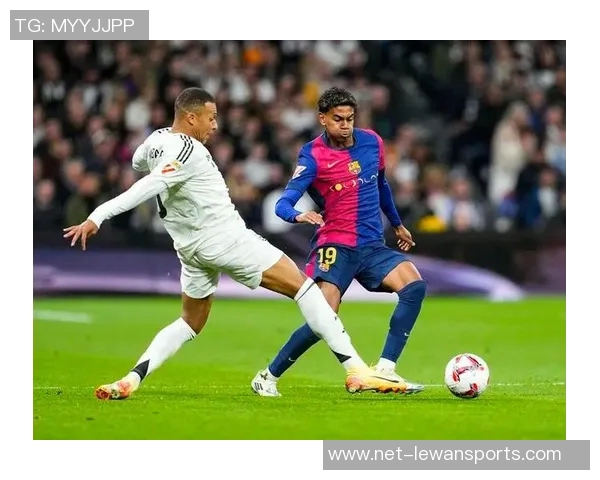 2012年巴萨与皇马巅峰对决回顾球迷心中的经典之战